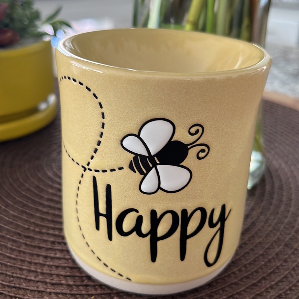 Happy Bee 🐝  Scentsy